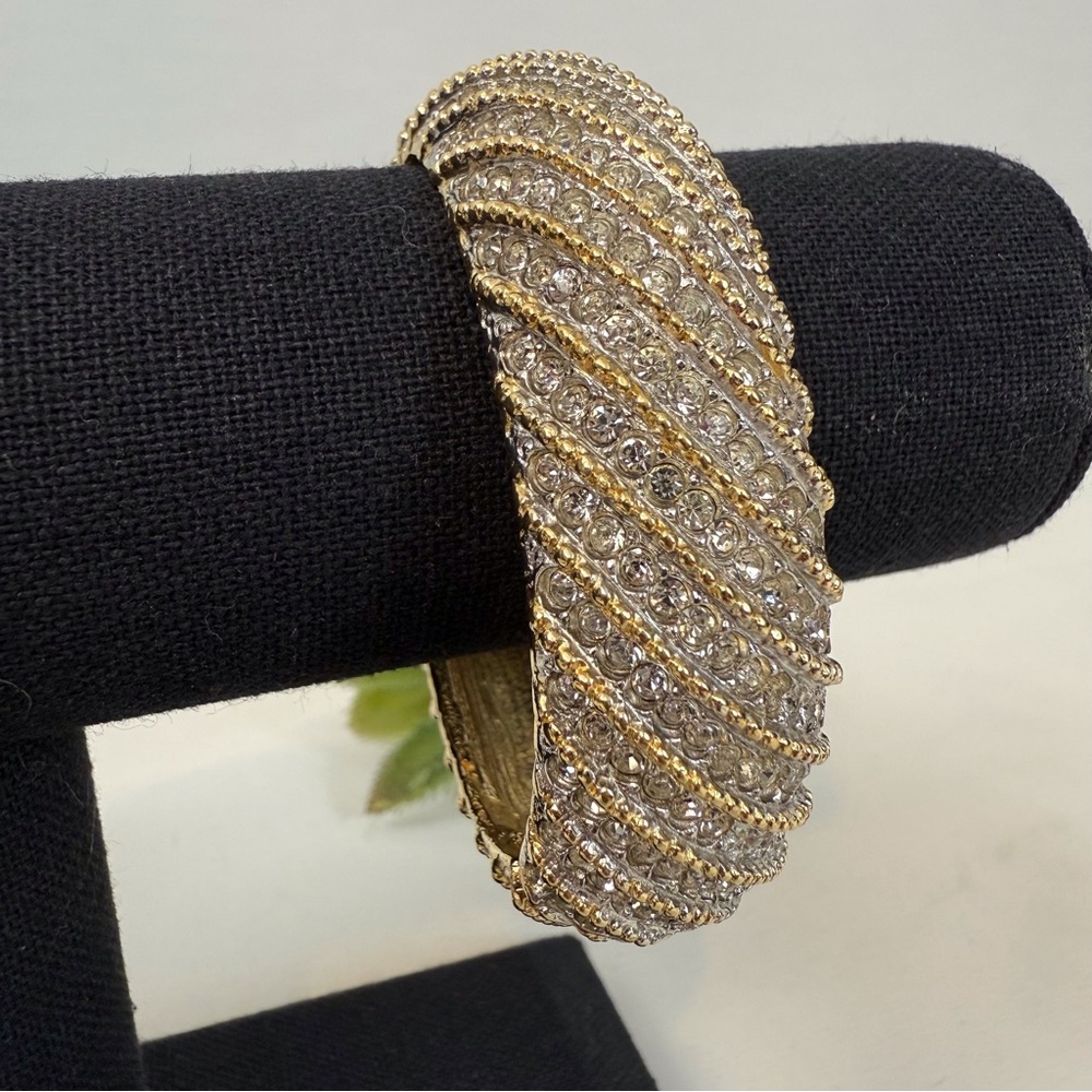 Rhinestone Gold tone Clasp Bracelet